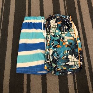 2 swimming trunks (5-6 boys)